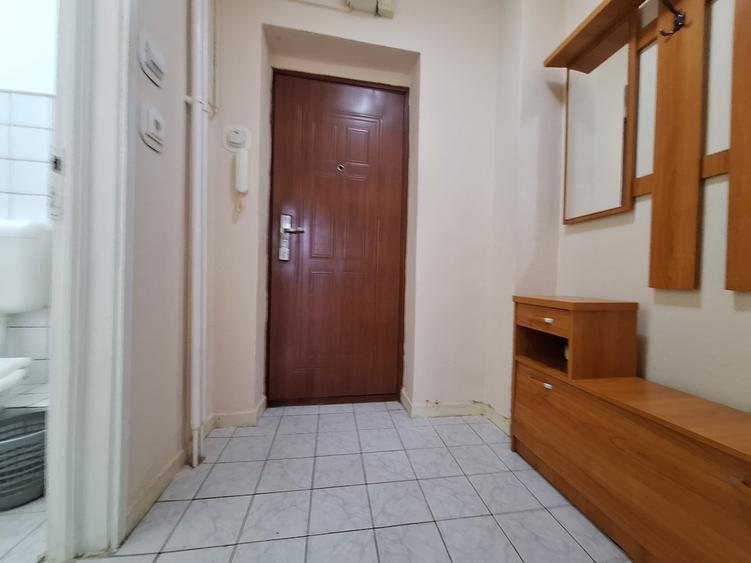 Garsonieră semidecomandată, mobilată în Brâncoveanu
