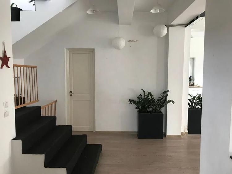 Casă cu 4 camere cu Teren 330 Mp în Central