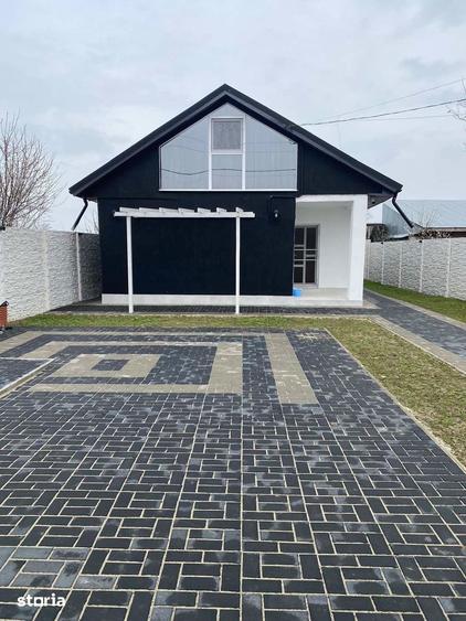 Casă cu Teren 303 Mp în Vădeni