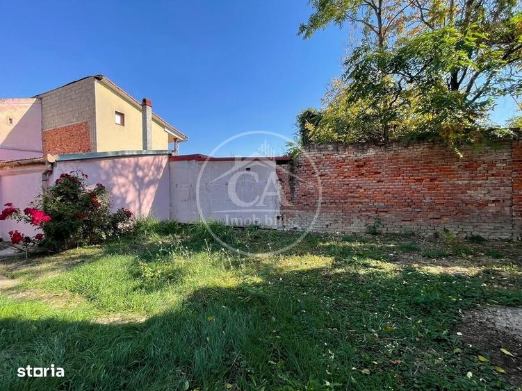 Casă cu 4 camere decomandat în Central