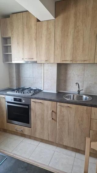 Apartament cu 2 camere semidecomandat, mobilat în Florești