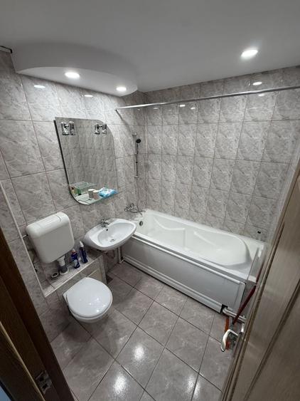 Apartament cu 2 camere semidecomandat în Dacia