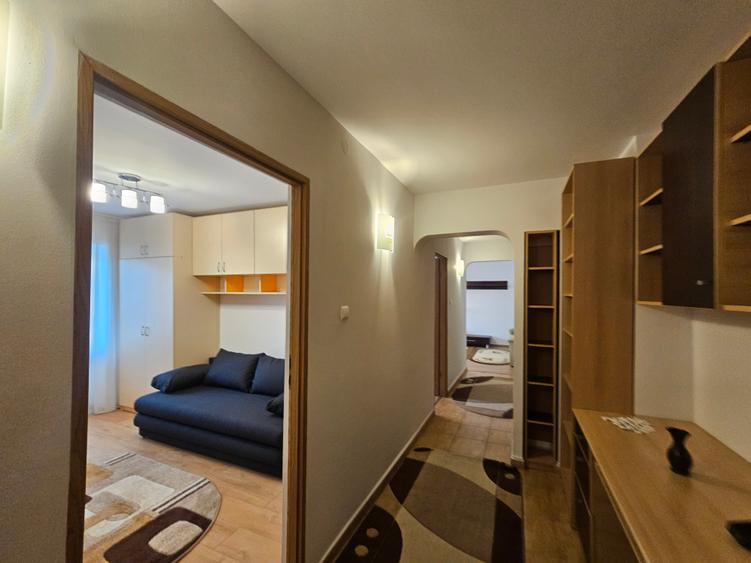 Apartament cu 3 camere decomandat în Gară