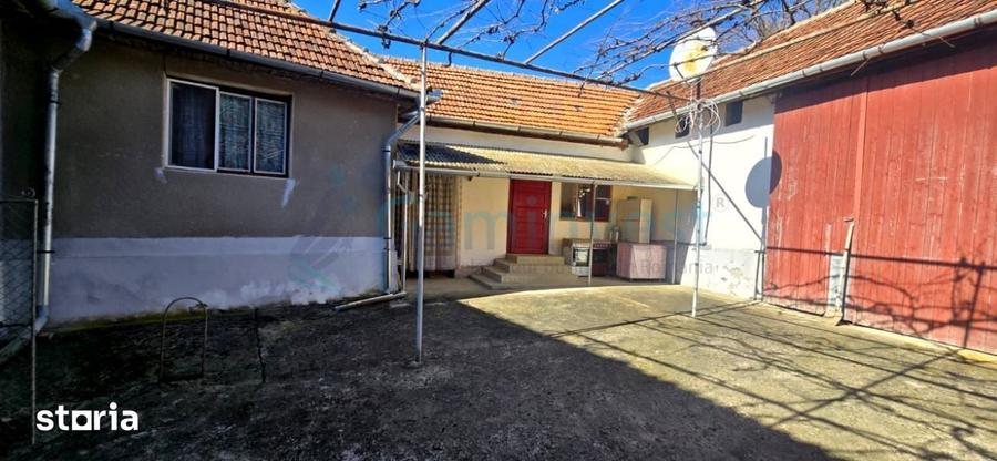Casă cu 3 camere cu Teren 4319 Mp în Pomezeu