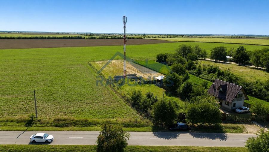 Teren agricol intravilan de 1726 mp, în Malamuc