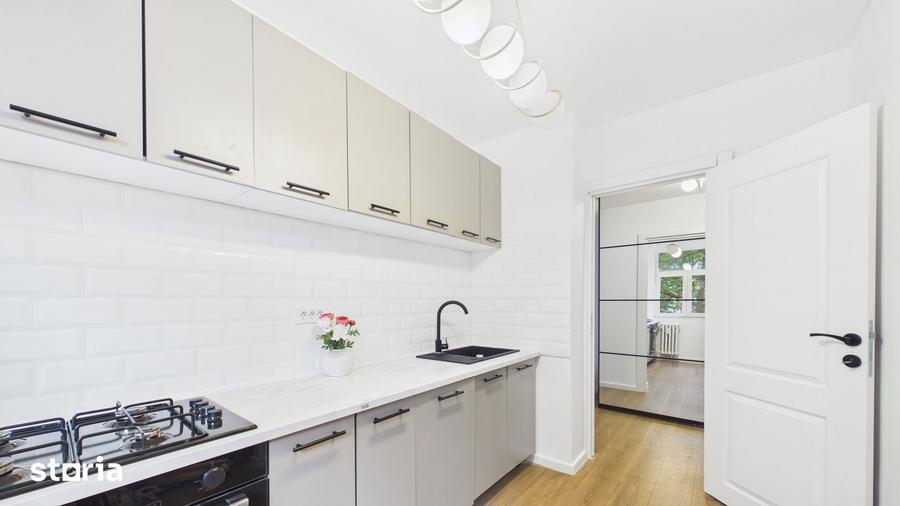 Apartament cu 3 camere semidecomandat, mobilat în Ozana