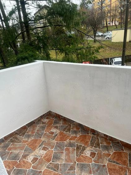 Apartament cu 2 camere semidecomandat în Moroasa 1
