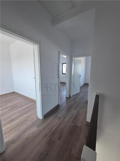 Duplex cu 4 camere cu Canalizare în Moșnița Veche