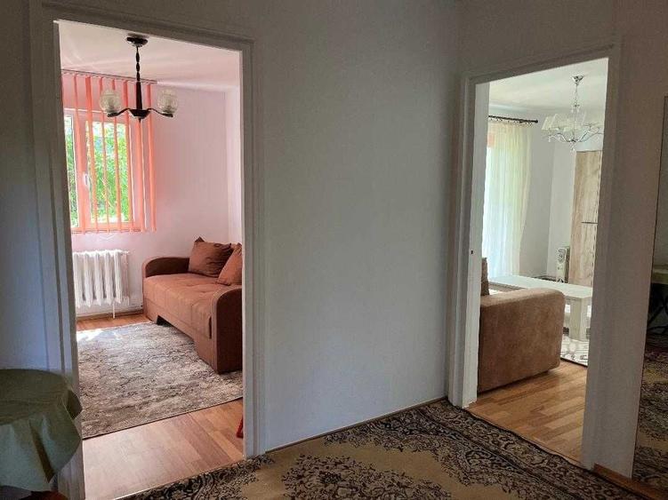 Apartament cu 3 camere decomandat în Dosu Bricii