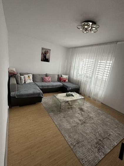 Apartament cu 2 camere decomandat în Florești