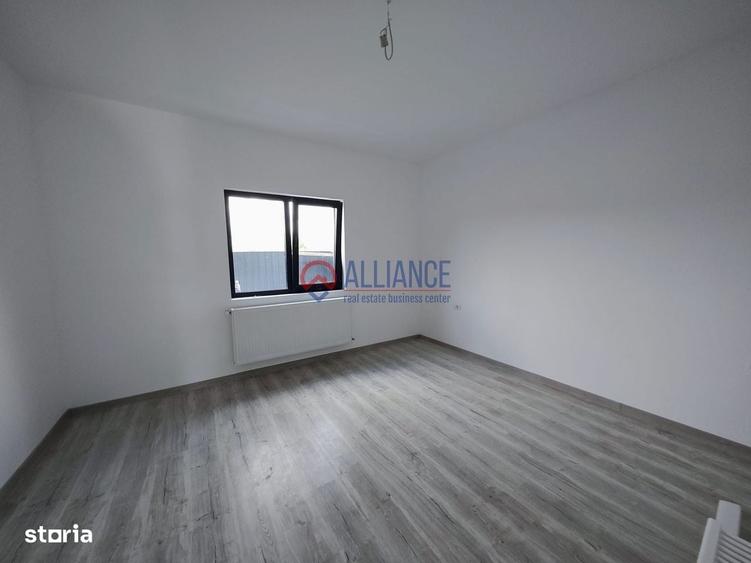 Casă cu 3 camere decomandat în Valu lui Traian