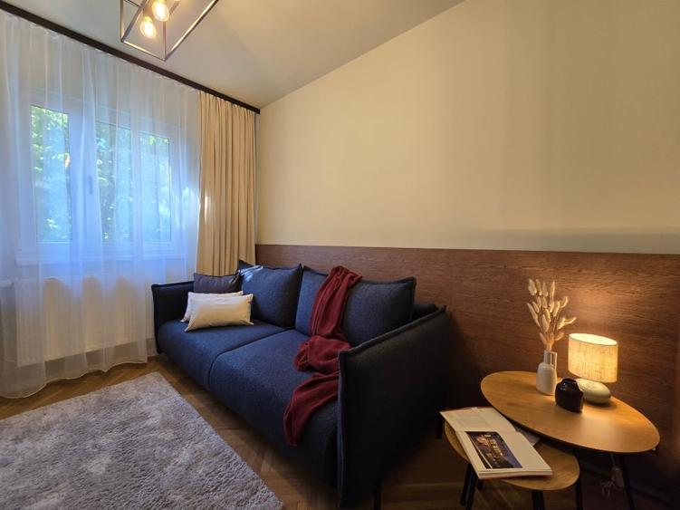 Apartament cu 3 camere semidecomandat, mobilat în Circumvalațiunii