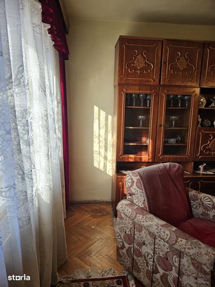 Apartament cu 3 camere decomandat în Vasile Aaron