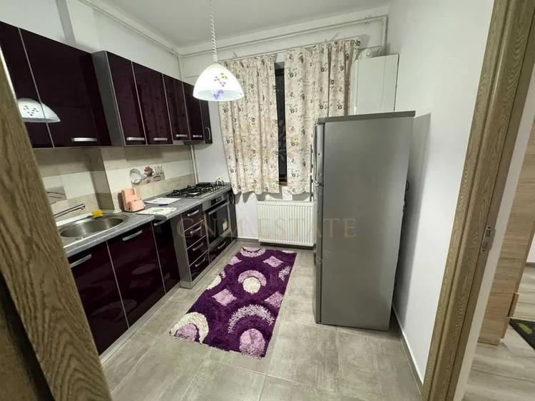 Apartament cu 2 camere semidecomandat, mobilat în Pajura