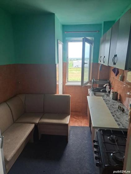 Apartament cu 3 camere semidecomandat în Făgăraș