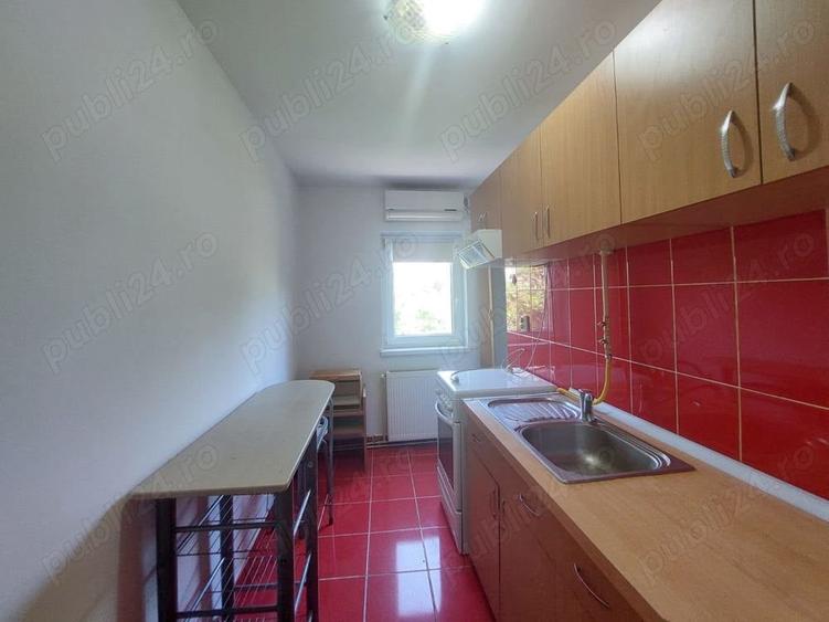 Garsonieră decomandată în Central