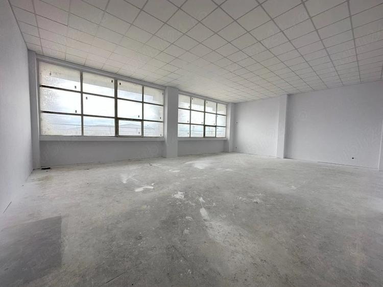 Spațiu comercial, de 105 mp, în Titan