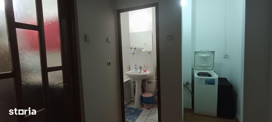 Garsonieră decomandată în Calea București
