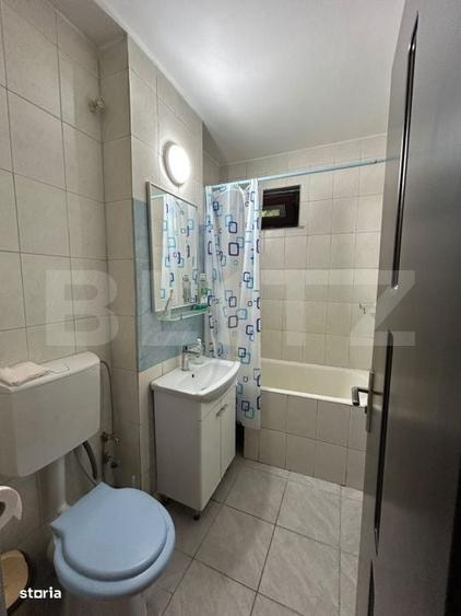 Apartament cu 3 camere semidecomandat în Ciupercenii Noi
