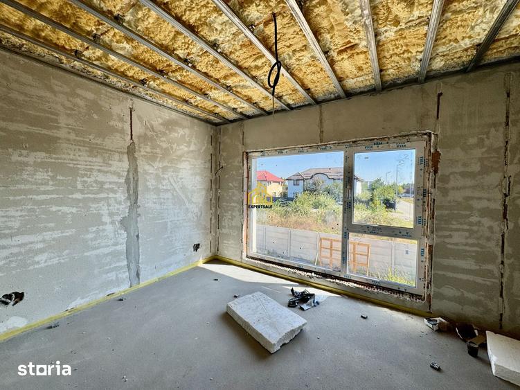 Casă cu 4 camere cu Teren 340 Mp în Domnești