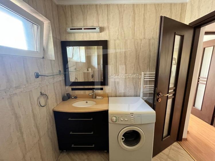 Apartament cu 3 camere semidecomandat, mobilat în Bună Ziua