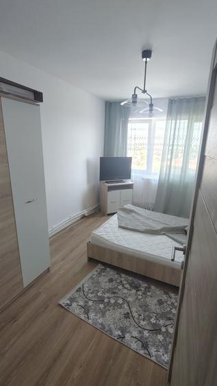 Apartament cu 3 camere decomandat în Dacia