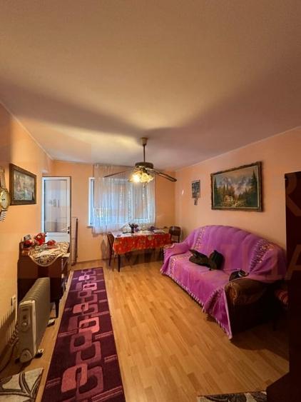 Apartament cu 3 camere semidecomandat în Tomis Nord
