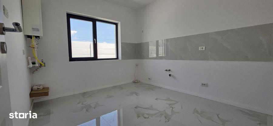 Casă cu 4 camere cu Teren 400 Mp în Clinceni