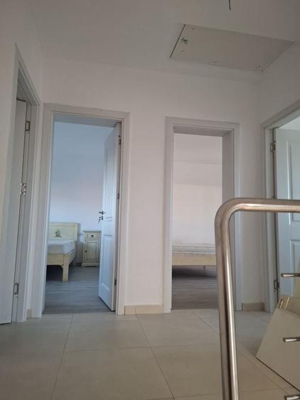 Casă cu 4 camere în Ștefănești