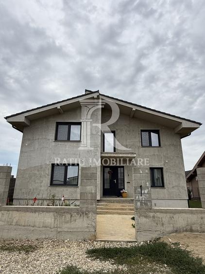 Casă individuală cu 5 camere cu Canalizare în Sântandrei