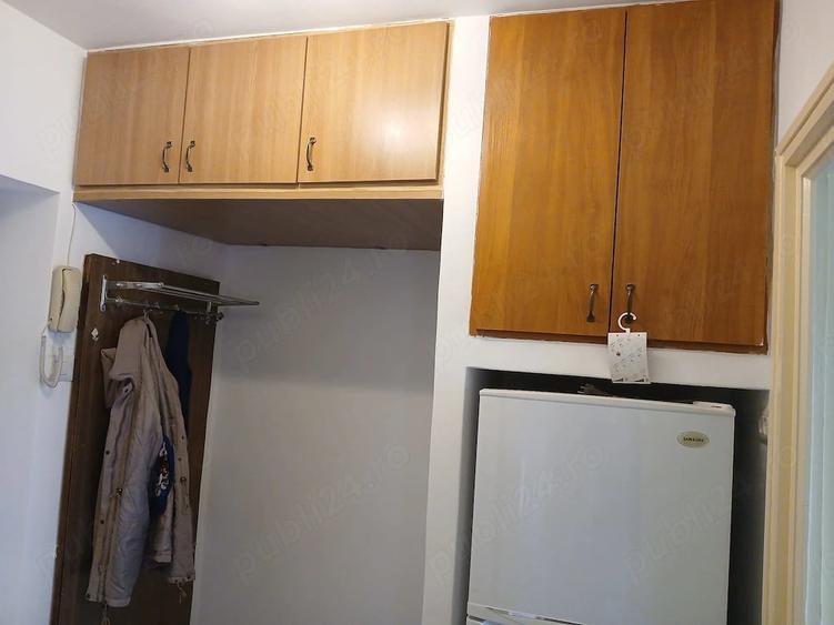 Garsonieră semidecomandată în Gara de Nord