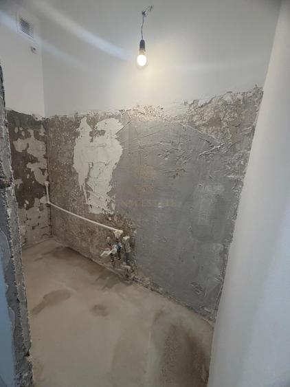 Apartament cu 3 camere decomandat în Berceni