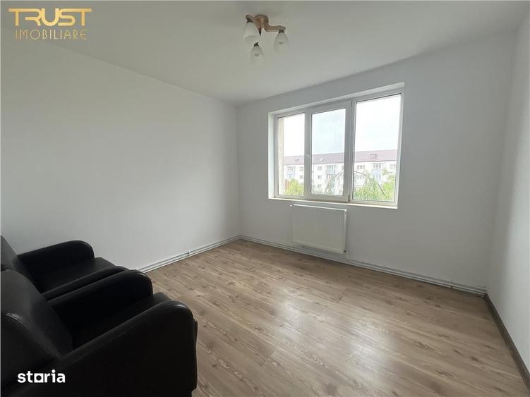 Apartament cu 3 camere decomandat în Decebal