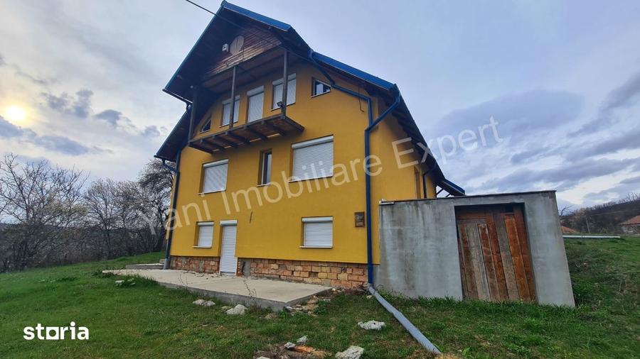 Casă cu 4 camere cu Teren 2044 Mp în Băiculești