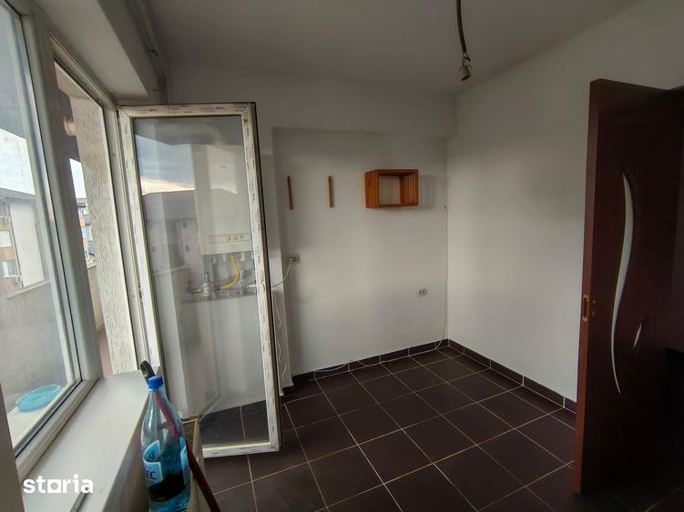 Apartament cu 2 camere decomandat în Central — fotografia 3
