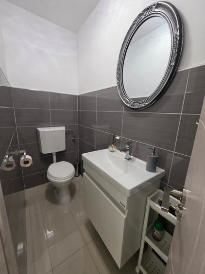 Apartament cu 3 camere decomandat în Berceni