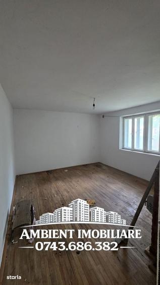 Casă cu 3 camere decomandat în Racova