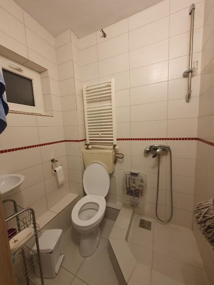 Apartament cu 3 camere decomandat în 1 Mai
