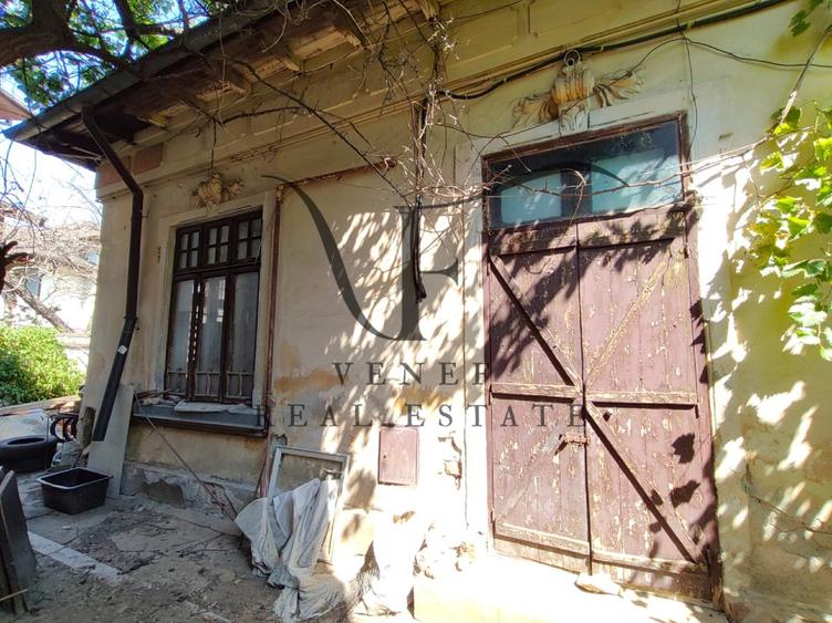 Teren Construcții intravilan de 985 mp, în Moșilor