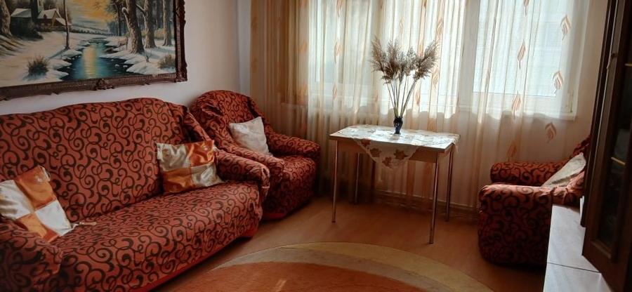 Apartament cu 3 camere semidecomandat în Exterior Vest