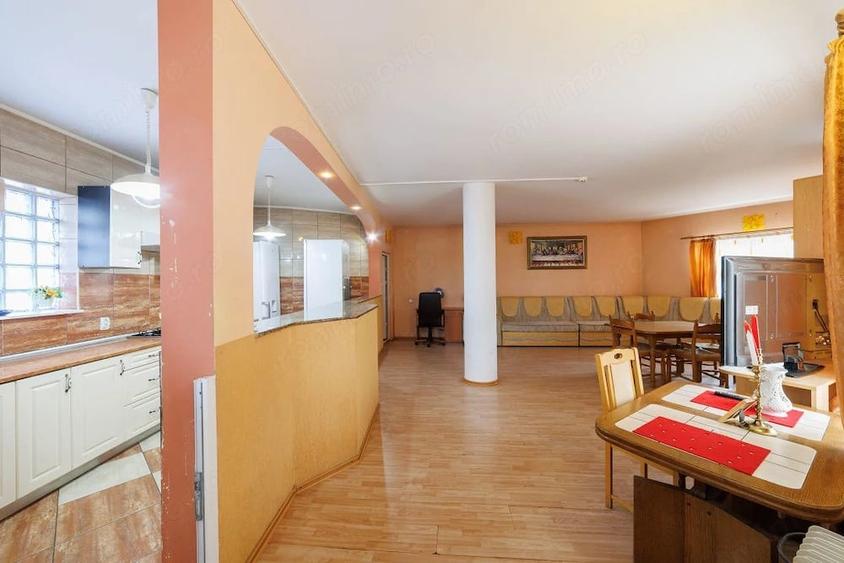 Casă cu 9 camere cu Teren 224 Mp în Găvana