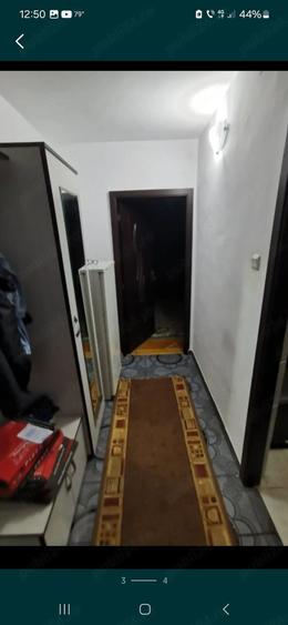 Apartament cu 3 camere semidecomandat în Crihala