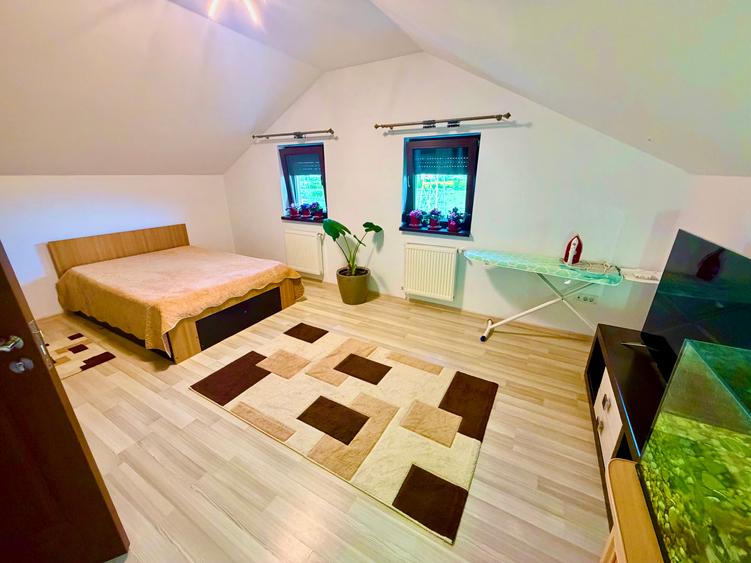 Duplex cu 5 camere cu Canalizare în Sud