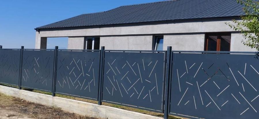 Casă cu 3 camere în Sânpetru