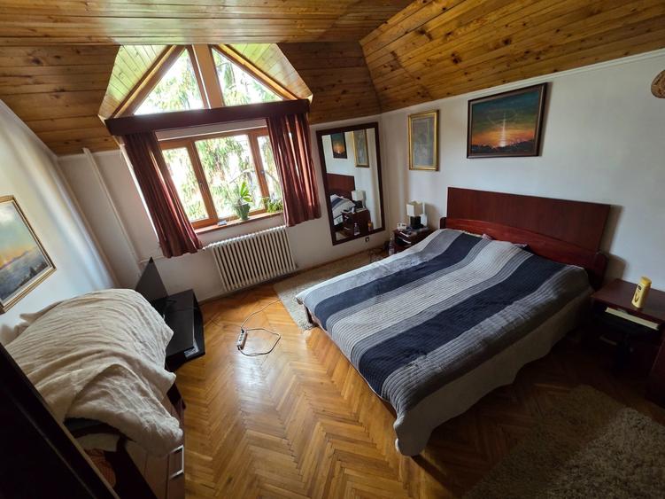 Casă individuală cu 6 camere cu Teren 400 Mp în Andrei Mureșanu