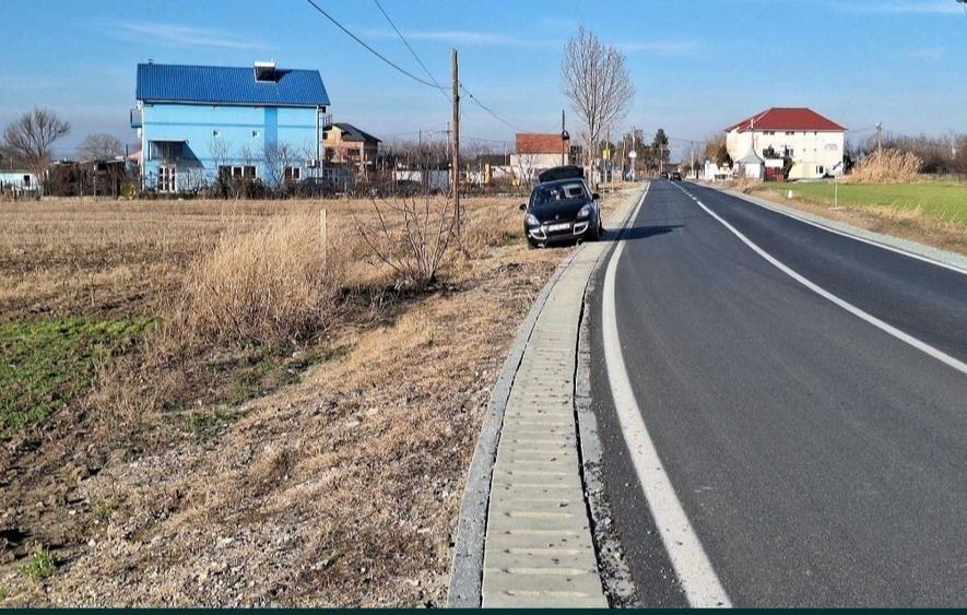 Spațiu comercial, în Corbu