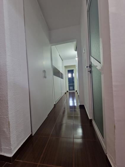 Apartament cu 3 camere decomandat în Sud