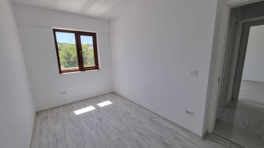 Apartament cu 2 camere decomandat în Bucium