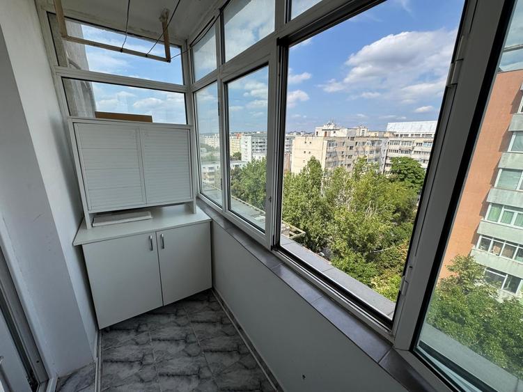 Apartament cu 2 camere semidecomandat în Podu Roș