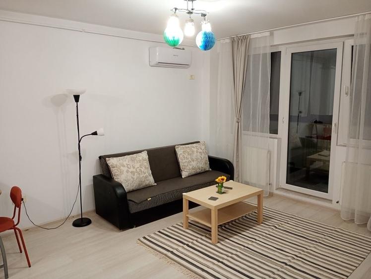 Apartament cu 2 camere semidecomandat în Roșu